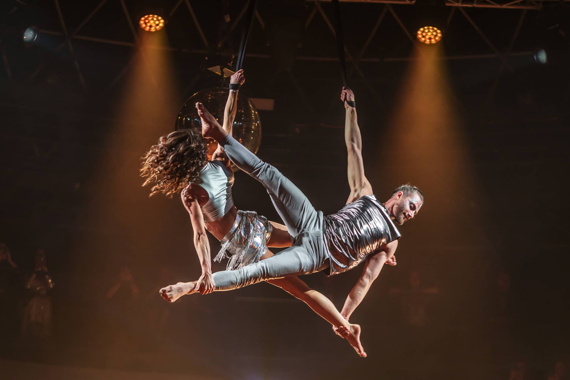 Klara Hajdinova – duo na strapsech – aerial strops duet_01